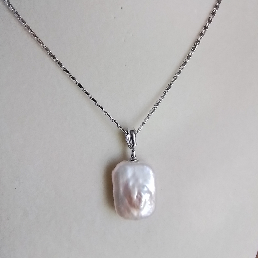 Freshwater Baroque Pearl Pendant Necklace
